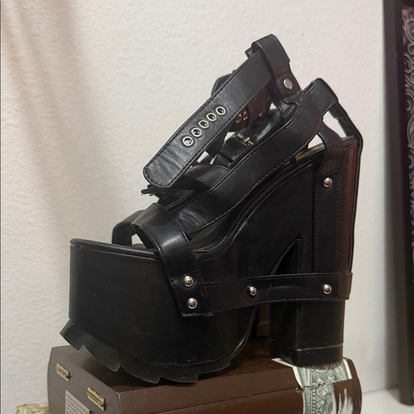 YRU Shoes - YRU Nightcall Black Platform Heels with Silver Studs